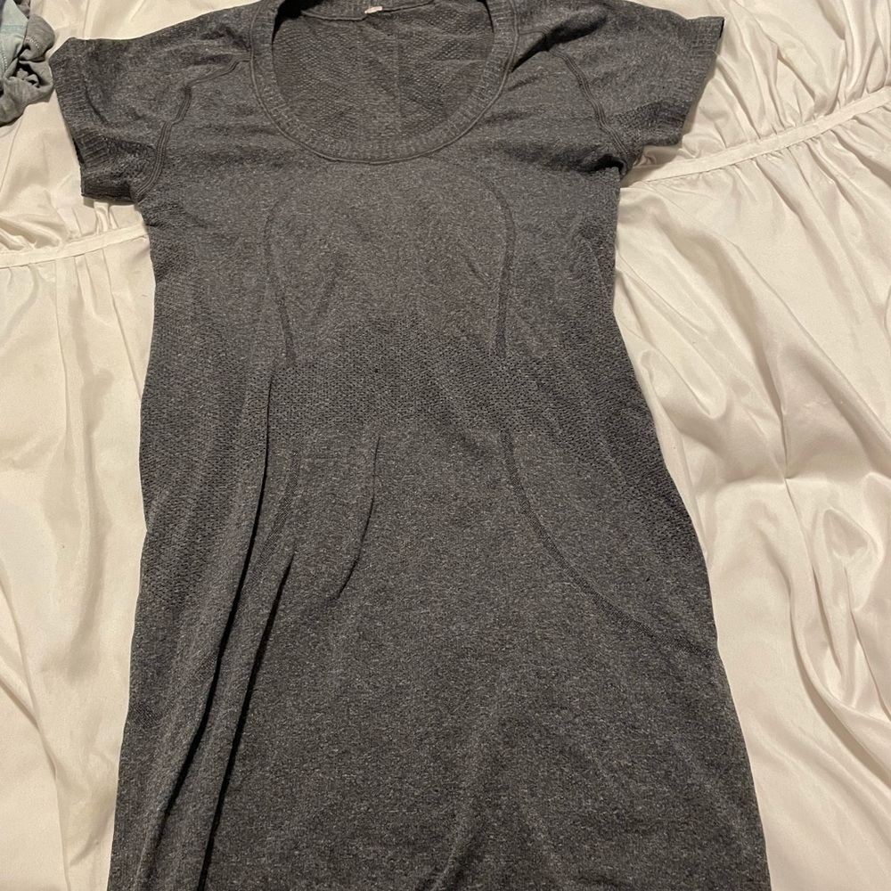 Lululemon gray swiftly tech shirt